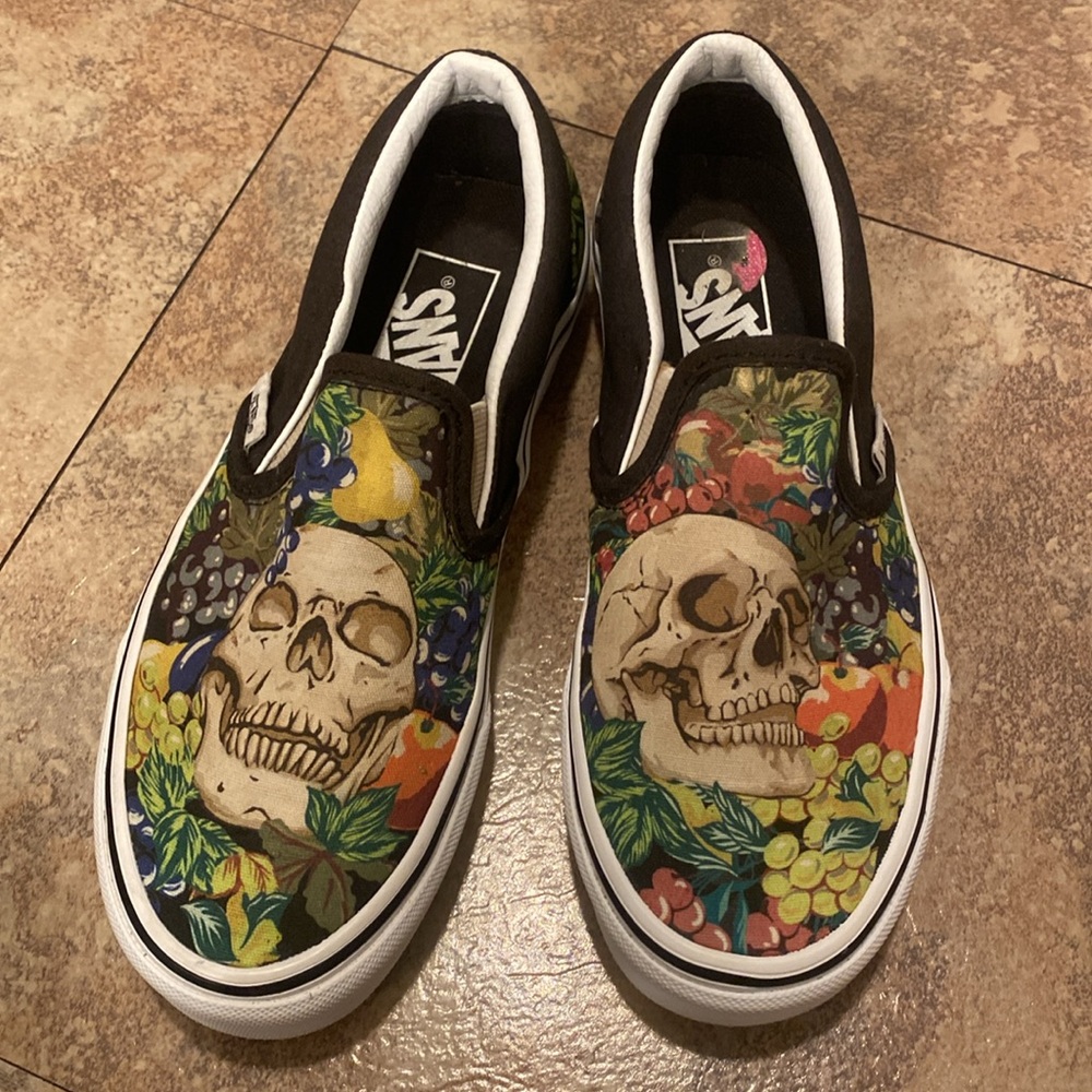 NWOT Vans Black and White Artistic Sneakers